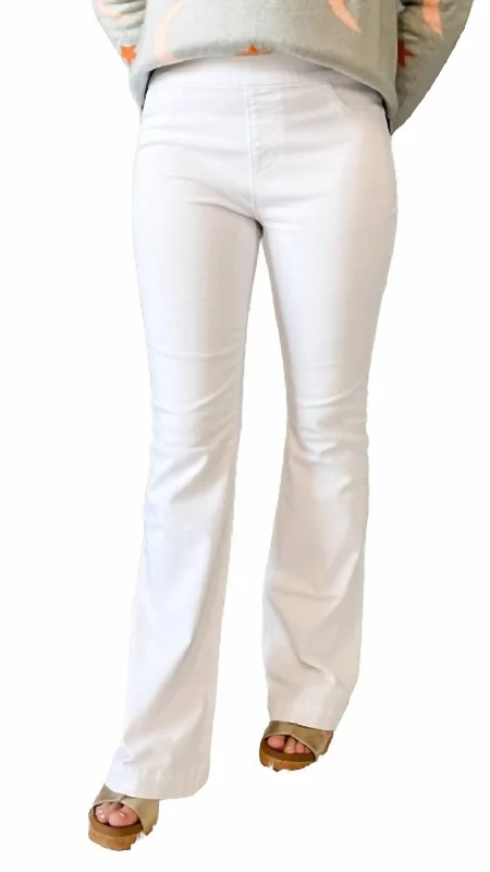 Women's Online Clothing Boutique Mid Rise Flare Jegging In White